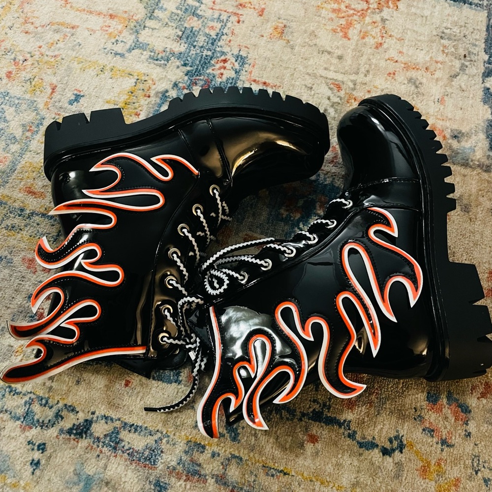 Black Hiker Boots